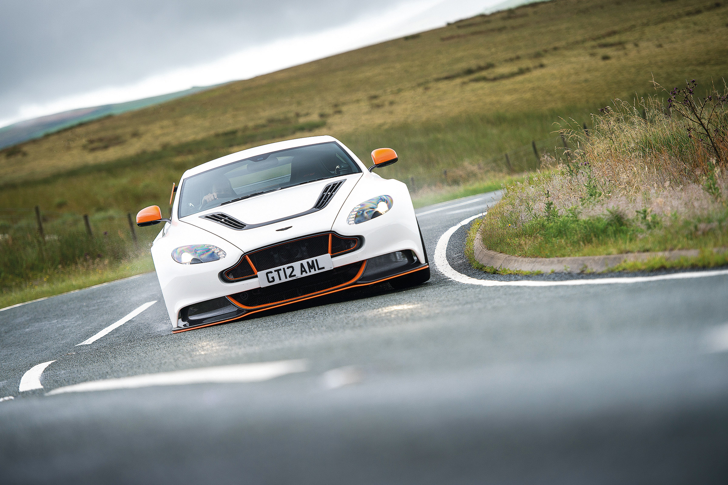 Aston Martin GT12 - front 2