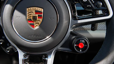 Porsche 918 Spyder - Driving mode selector