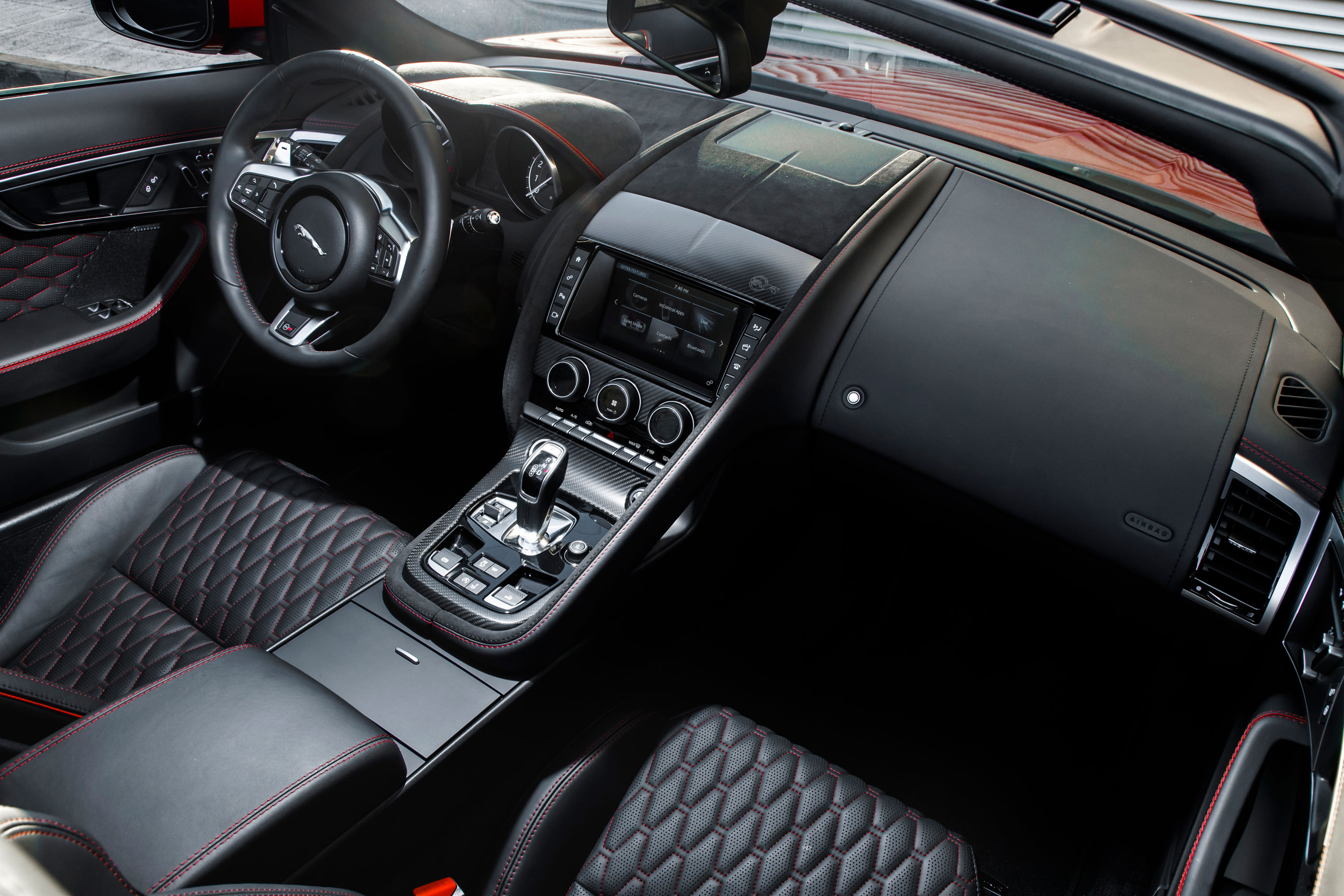 2018 Jaguar F-type SVR - Interior