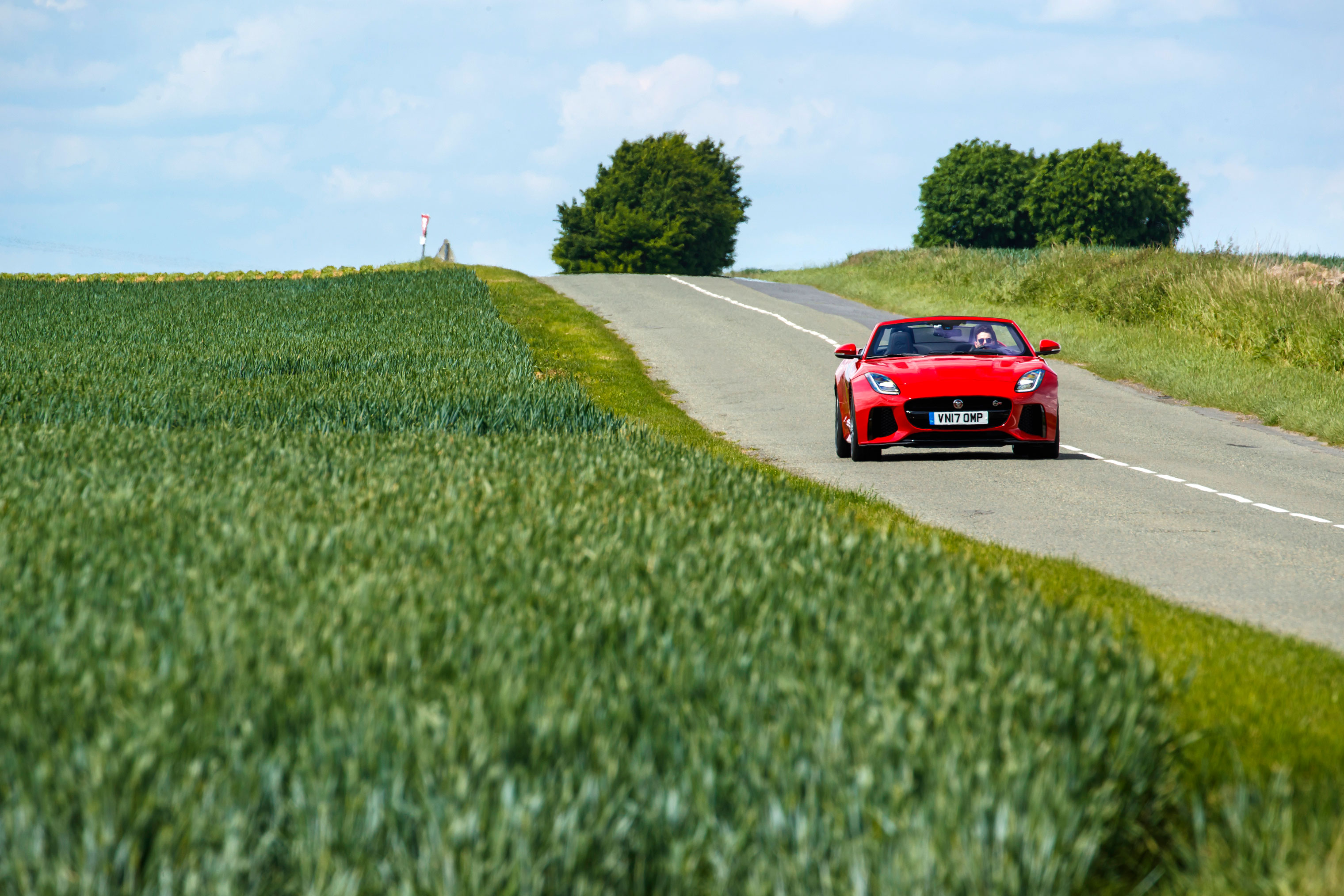 2018 Jaguar F-type SVR - Front