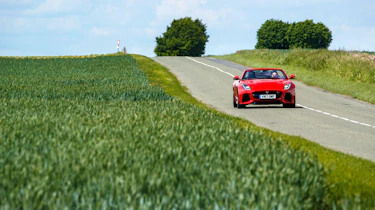 2018 Jaguar F-type SVR - Front