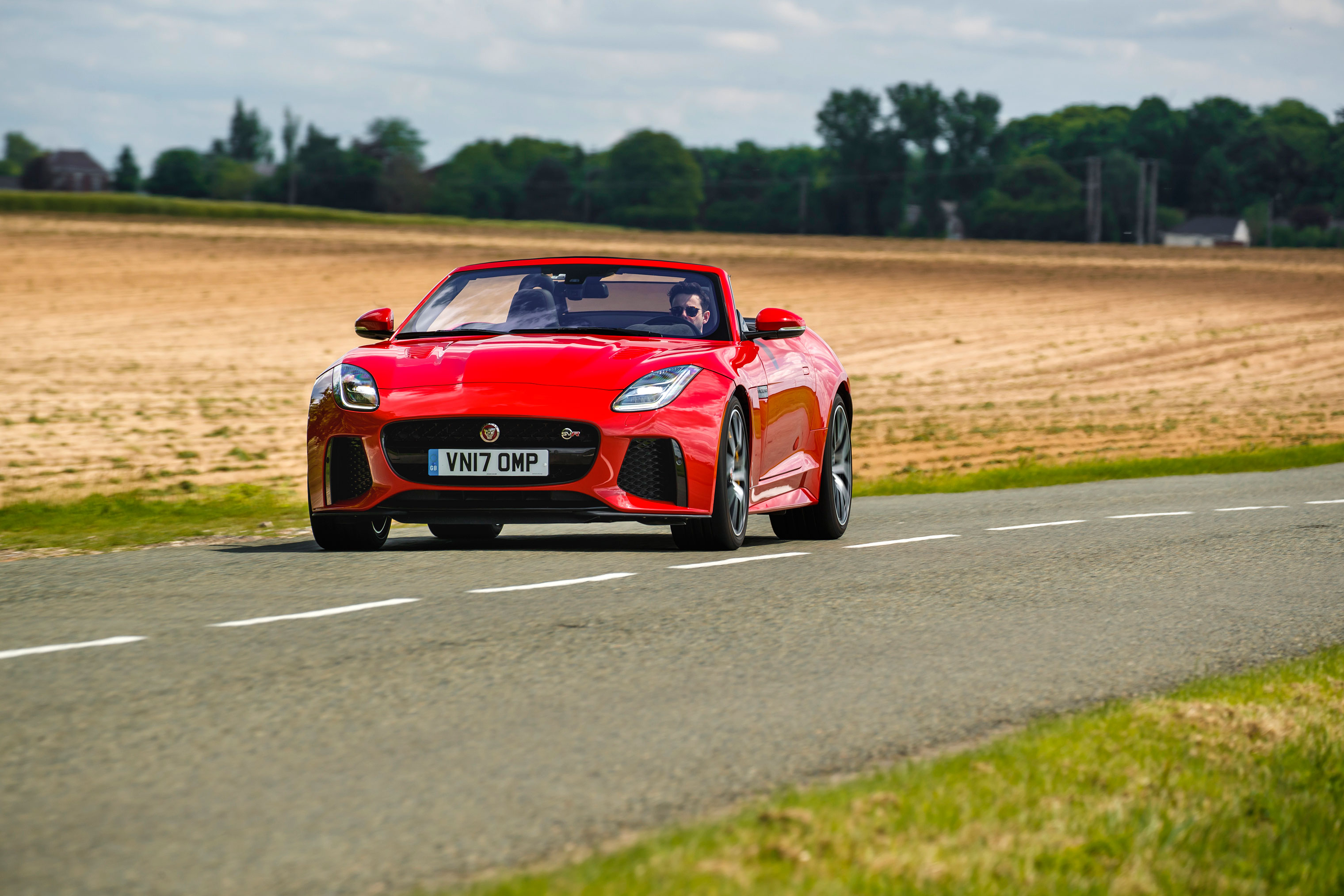 2018 Jaguar F-type SVR - Front