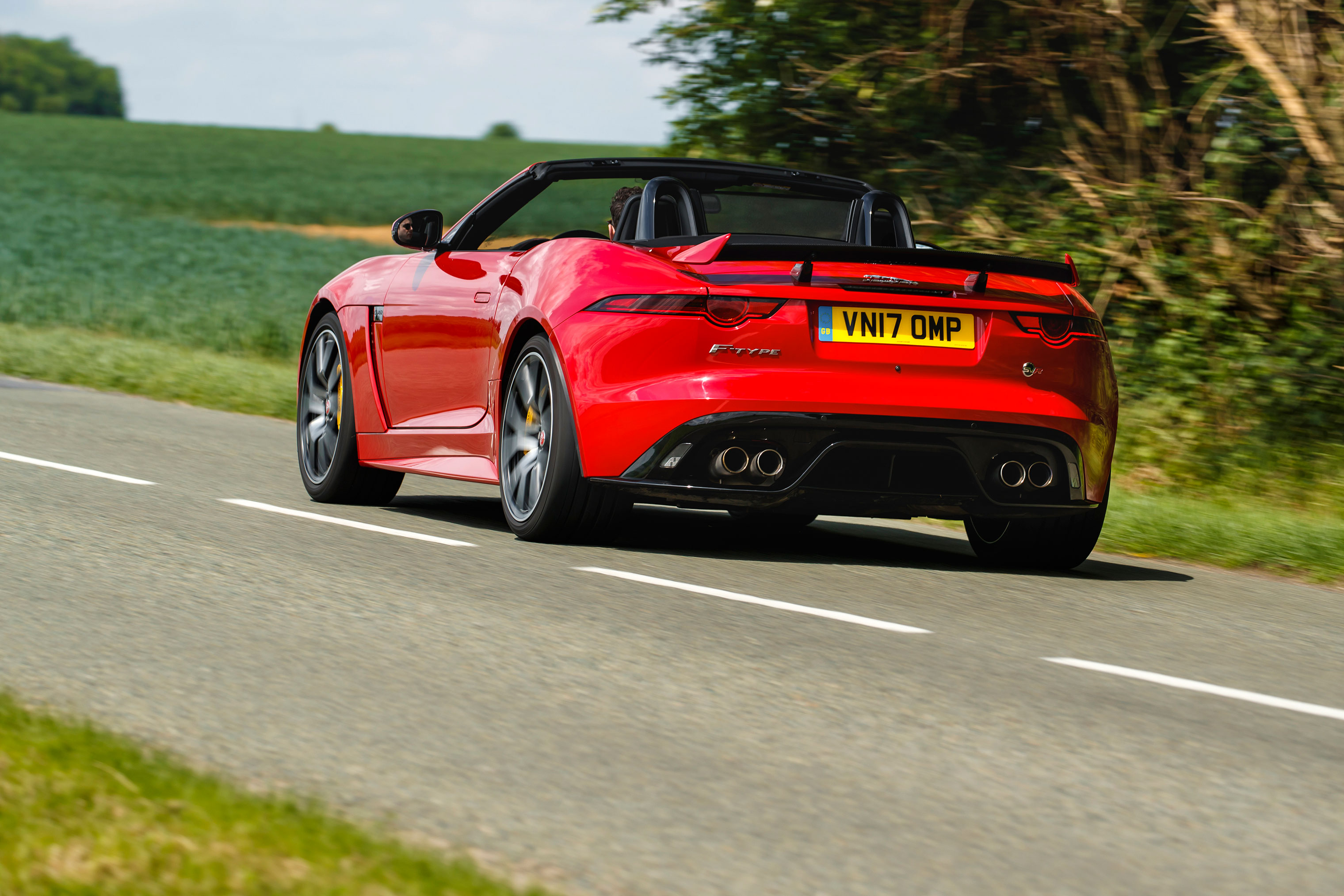2018 Jaguar F-type SVR - Rear