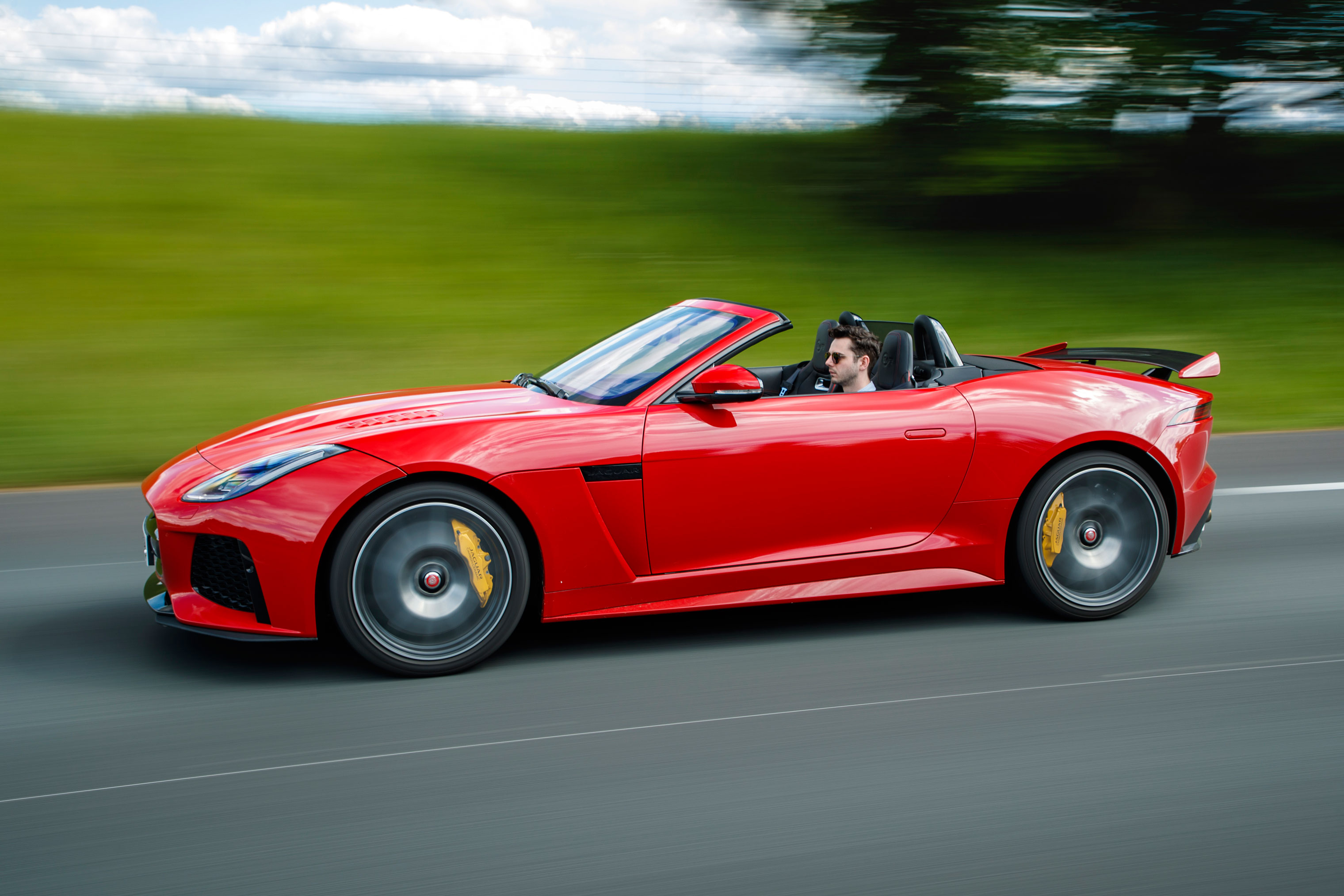 2018 Jaguar F-type SVR - Side