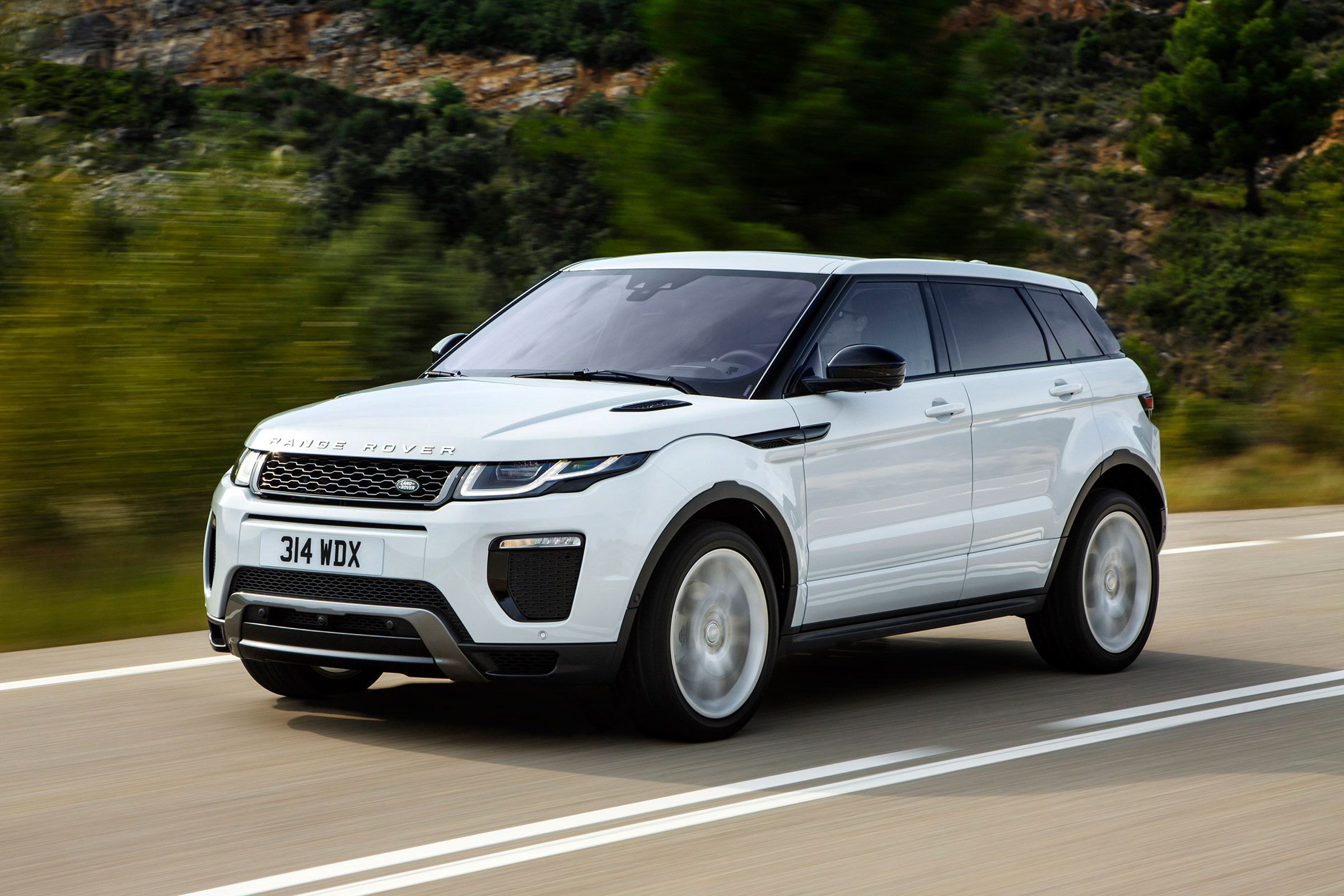 Range Rover Evoque - 2017 driving 2