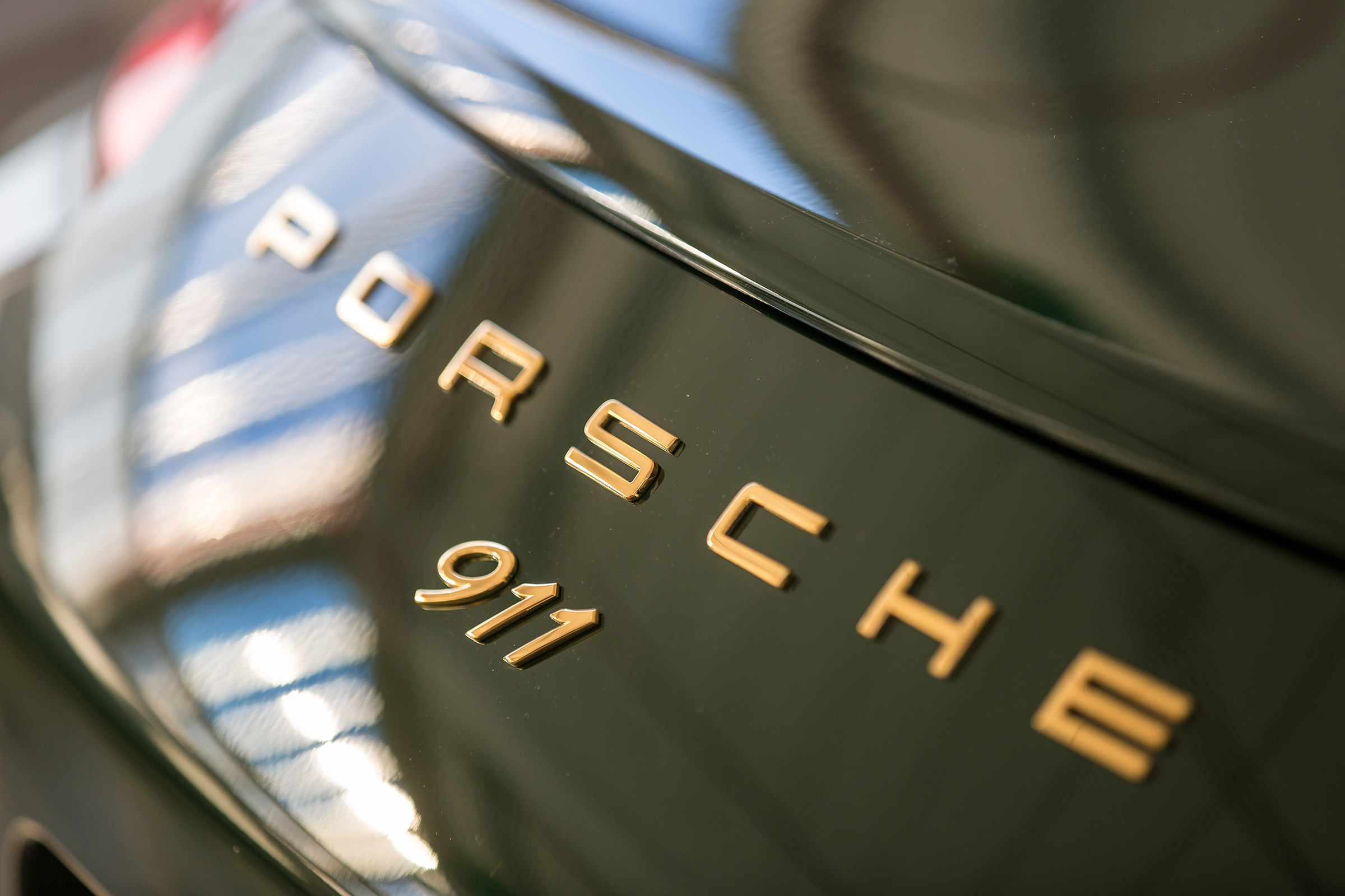 Porsche 911 Carrera - 1 millionth car badging
