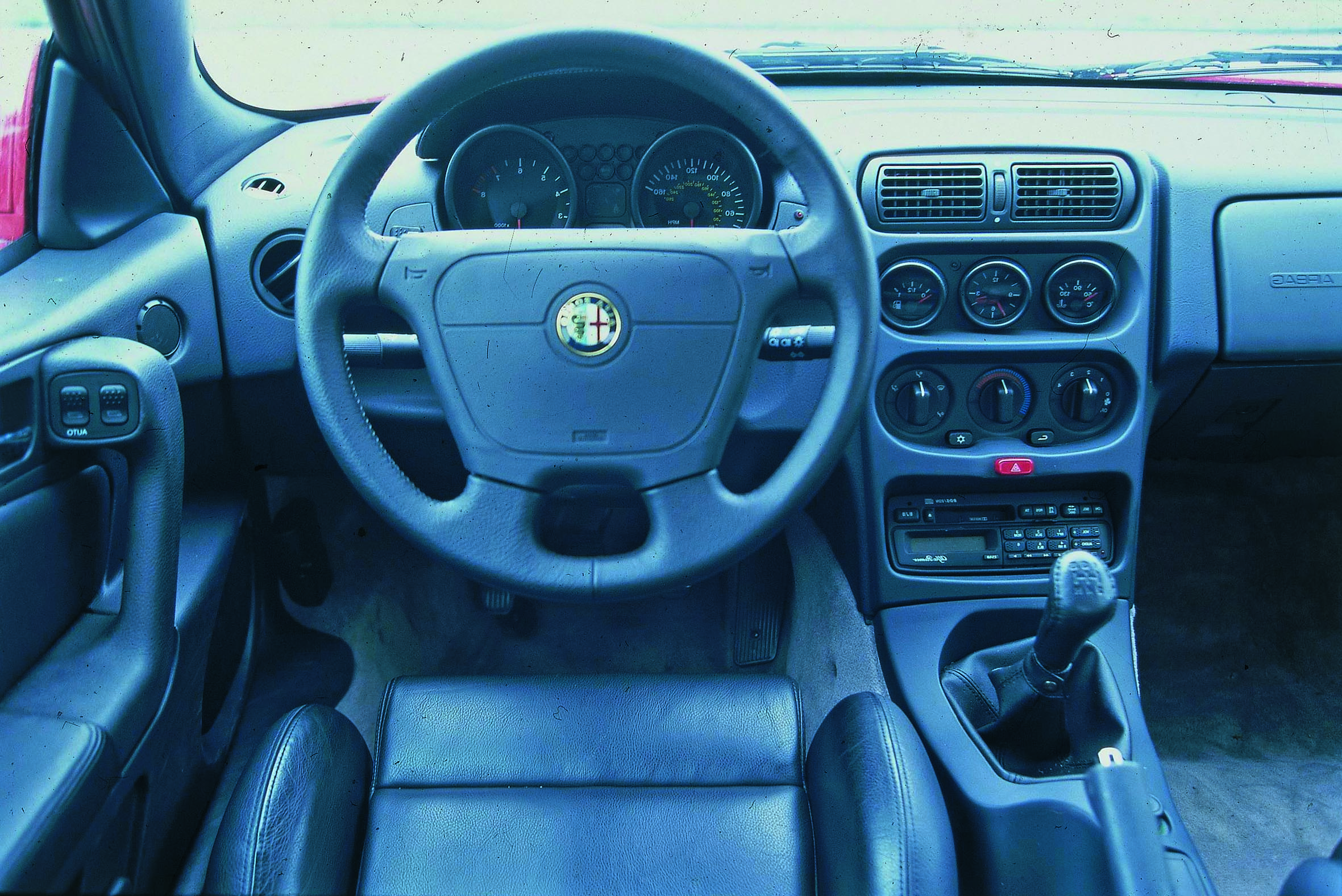 Alfa Romeo GTV (916)