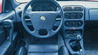 Alfa Romeo GTV (916)