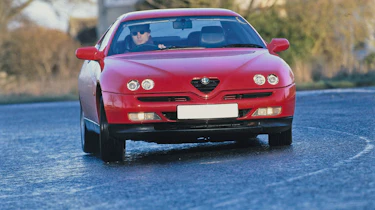 Alfa Romeo GTV (916)