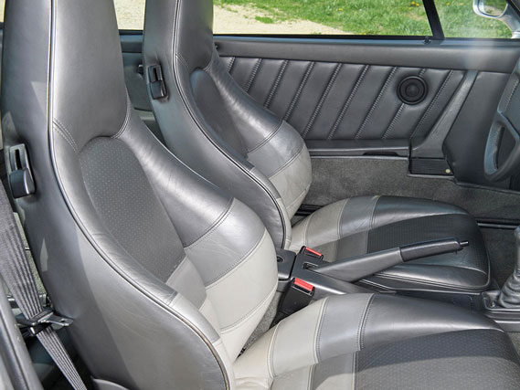 Porsche 959 - Seats