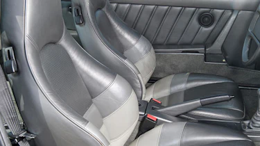 Porsche 959 - Seats