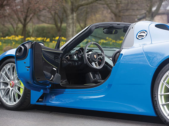 Porsche 918 Spyder - Interior