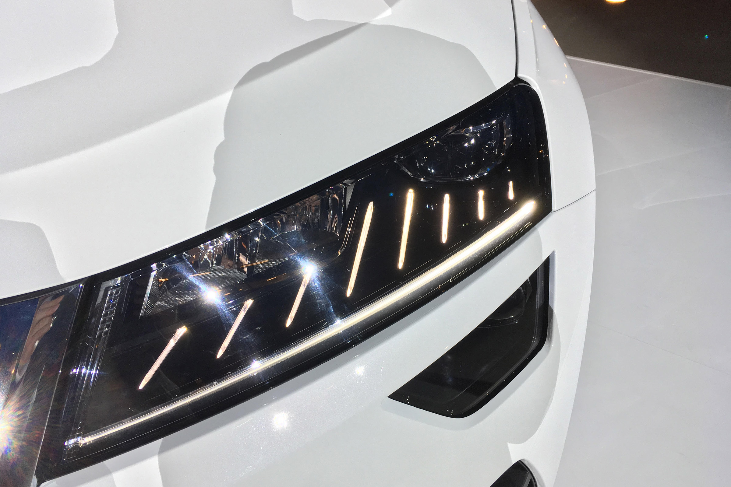 Skoda Karoq - front headlight
