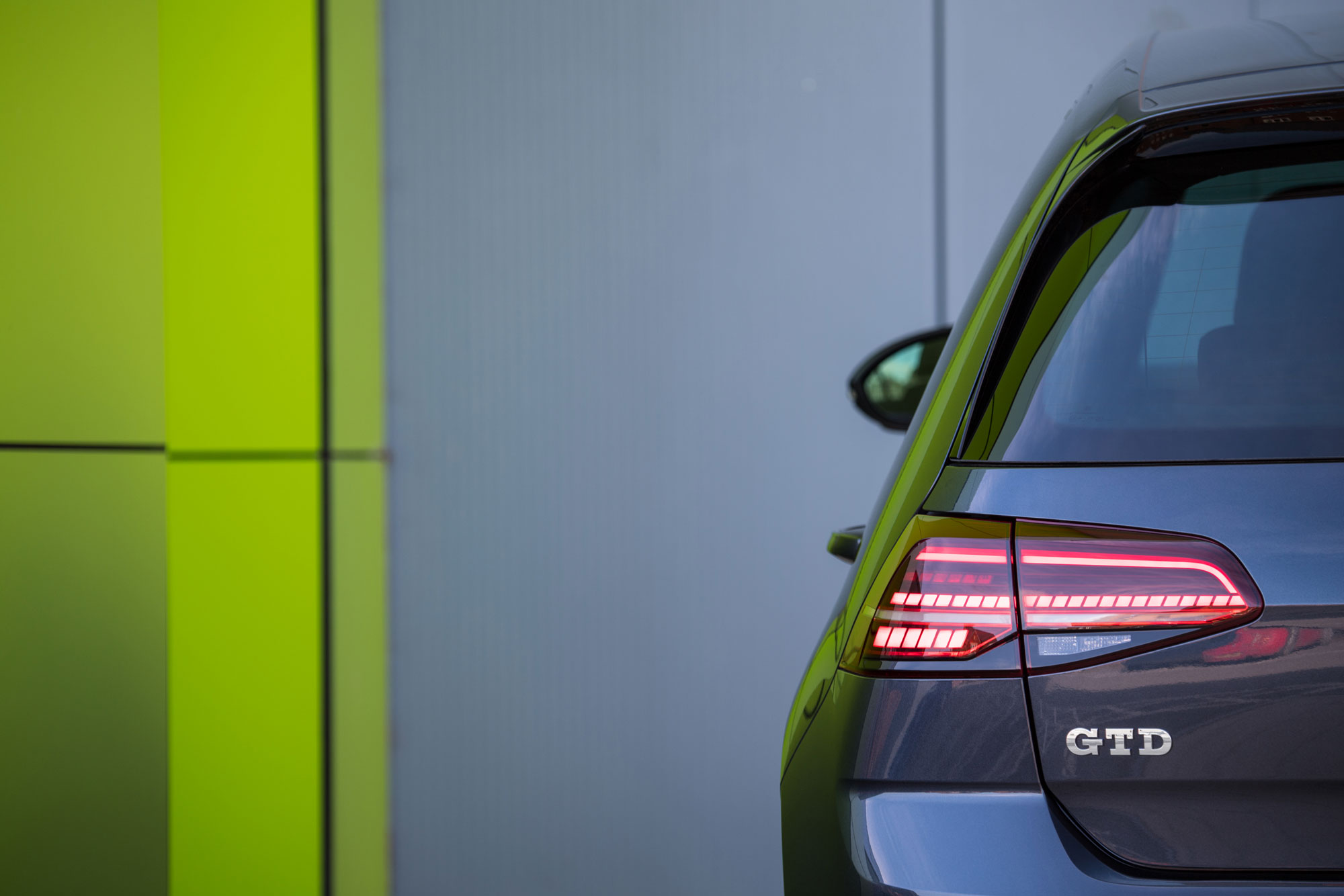 2017 Volkswagen Golf GTD - Rear light