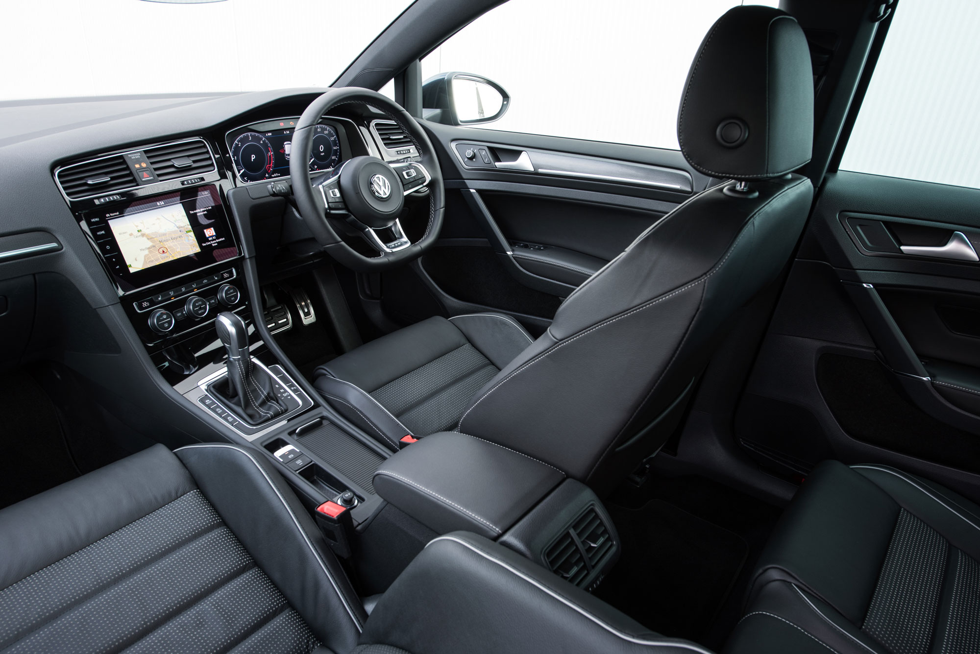 2017 Volkswagen Golf GTD - Interior