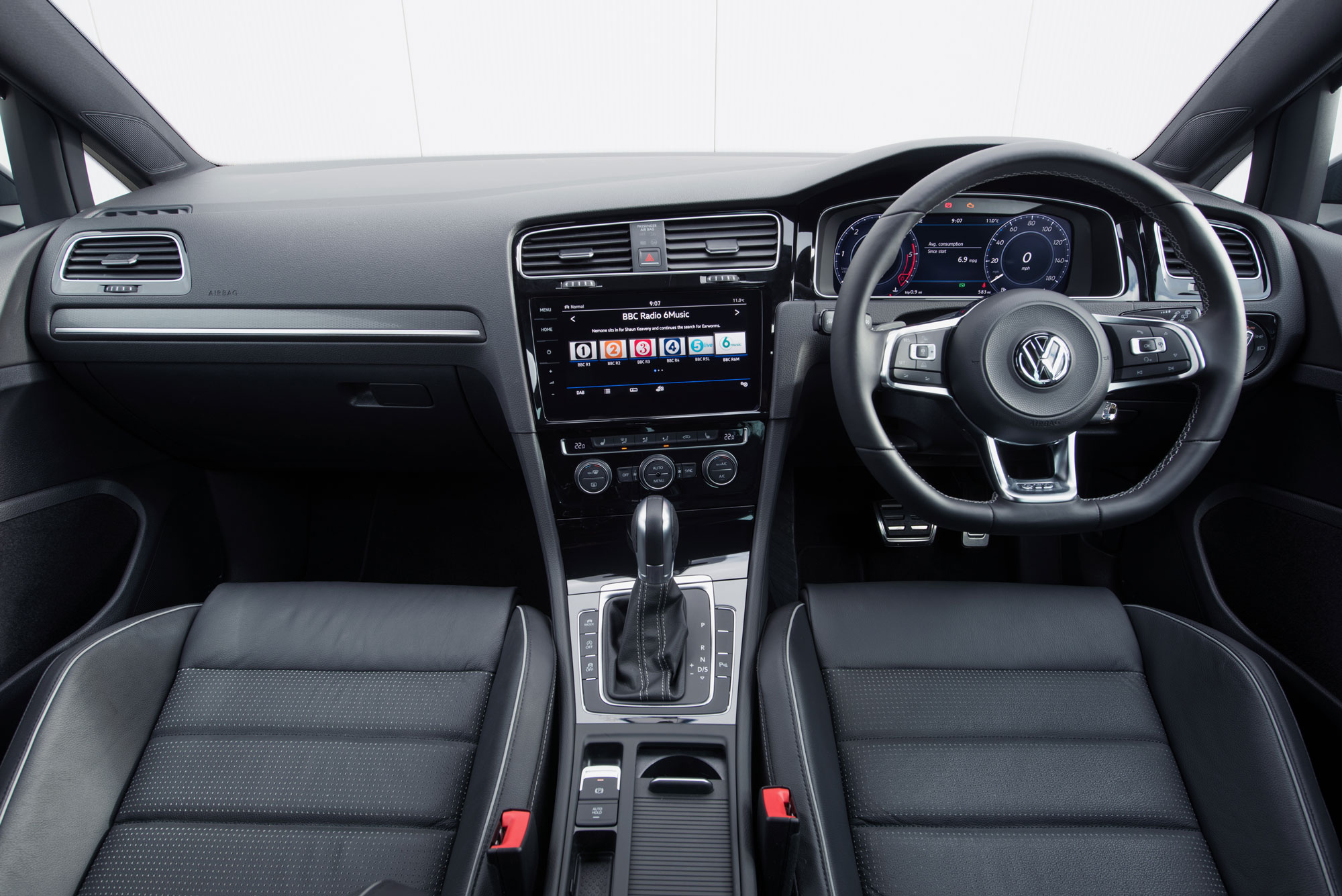 2017 Volkswagen Golf GTD - Interior