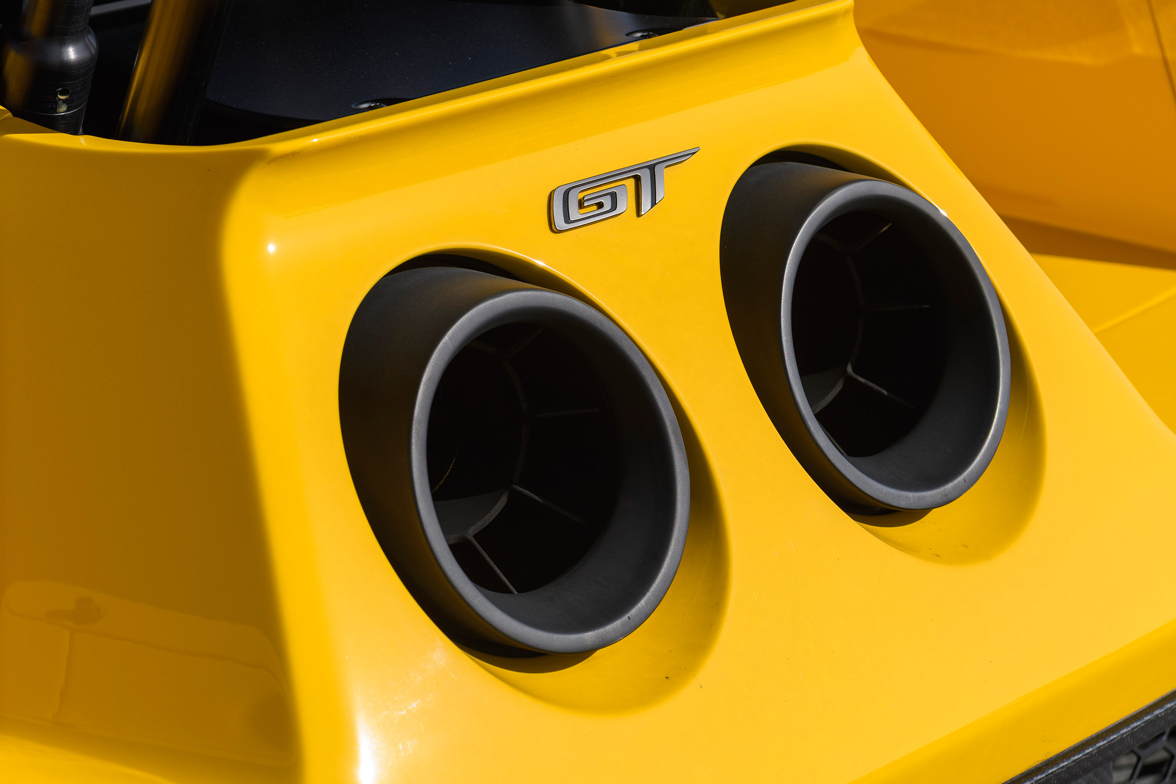 Ford GT - exhaust