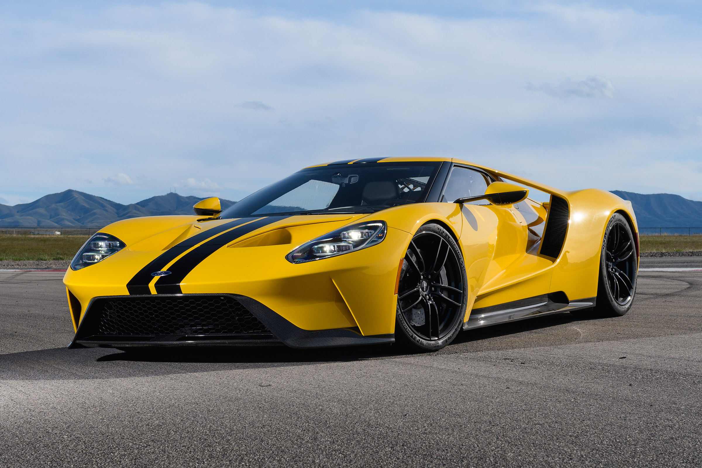 Ford GT - front three quarter