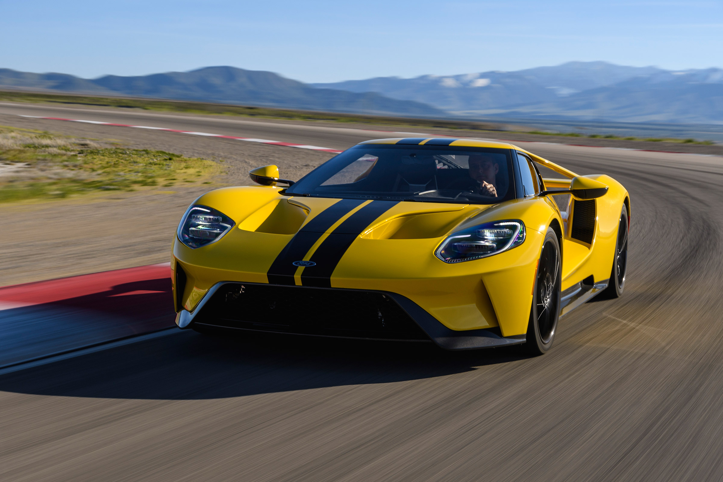 Ford GT - front cornering