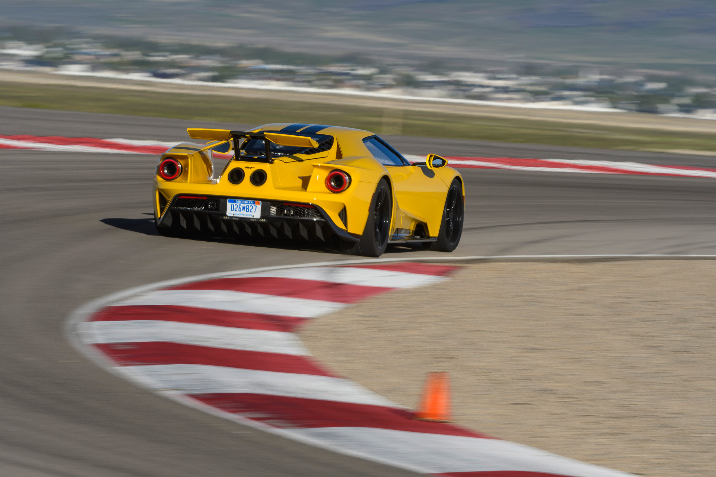 Ford GT - rear cornering
