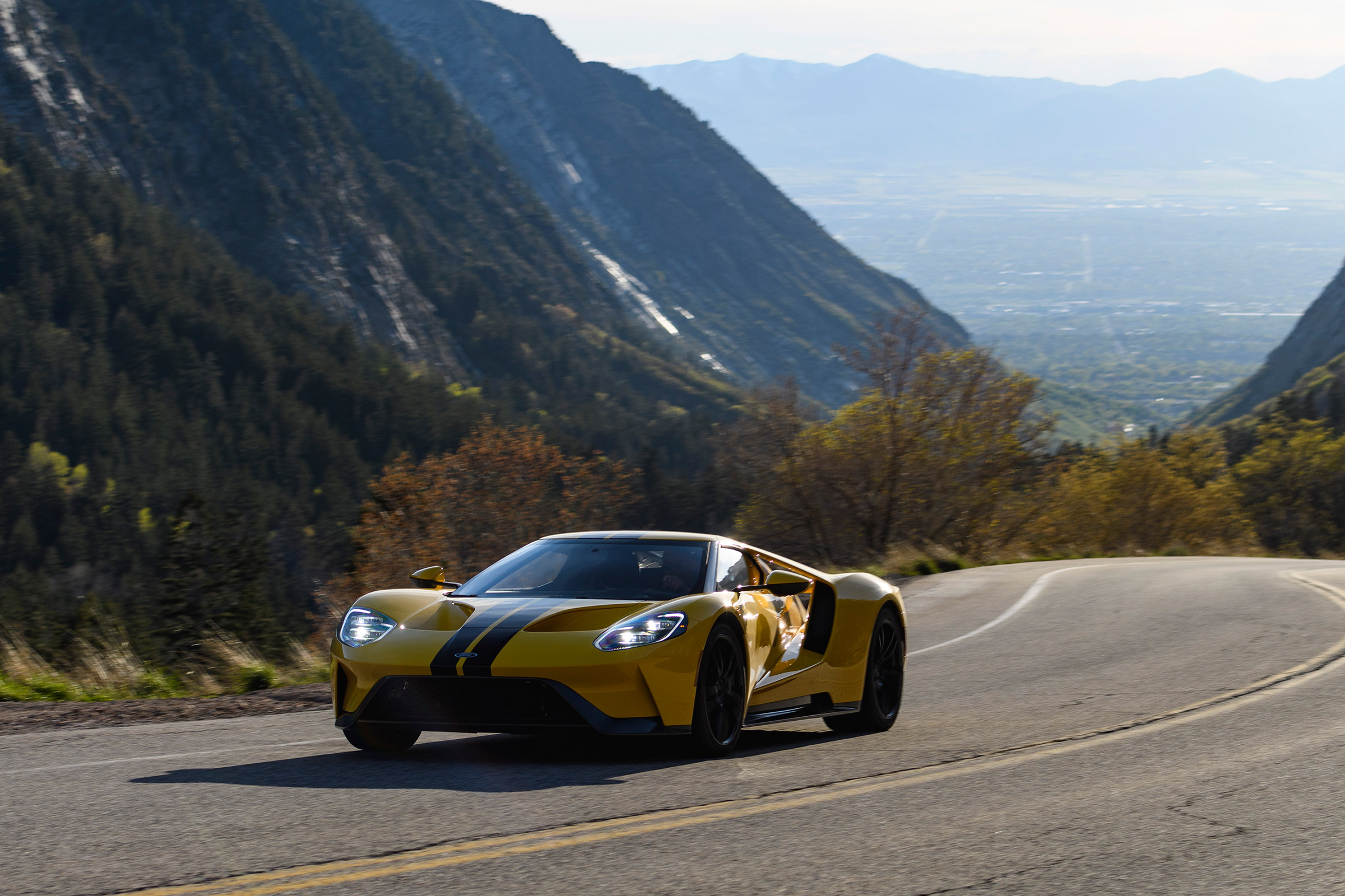 Ford GT - front cornering