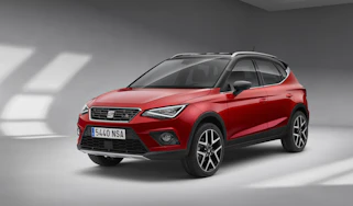 SEAT Arona FR front three quarters
