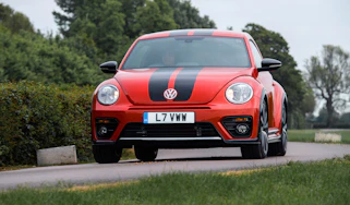 Volkswagen Beetle R-Line cornering front