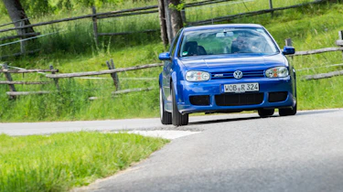 Volkswagen Golf R32 front cornering