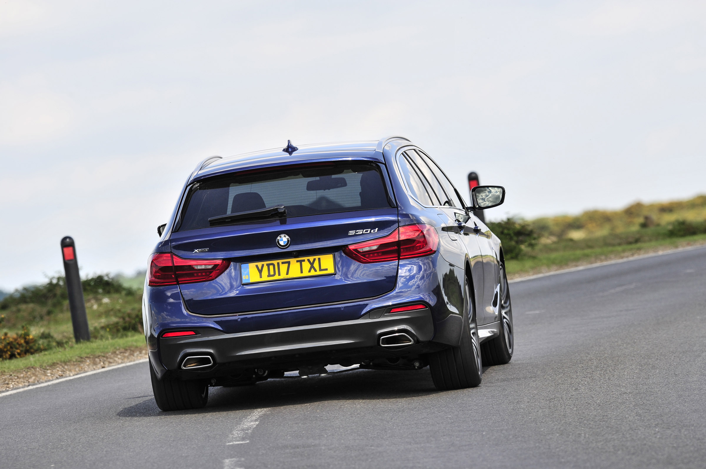 BMW 530d xDrive Touring cornering rear