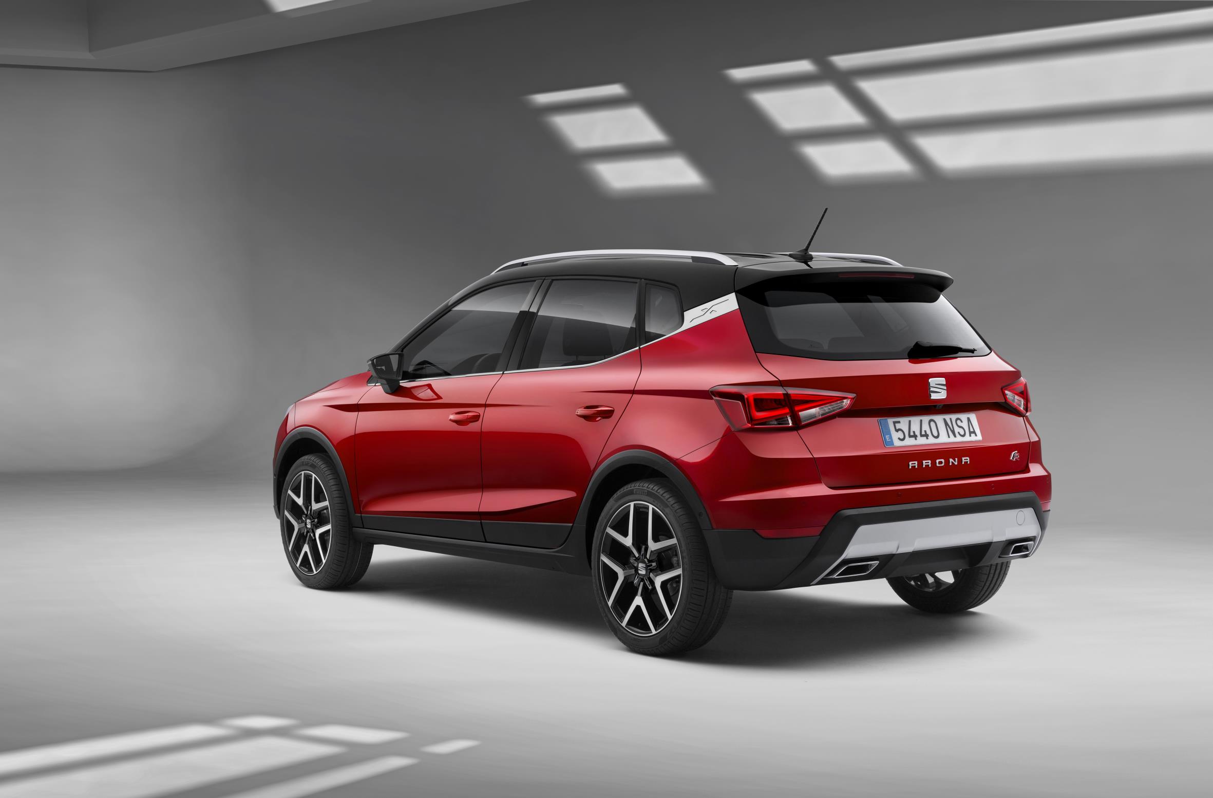 SEAT Arona FR rear three quarters