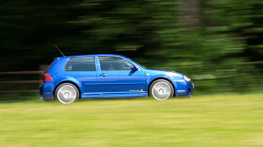 Volkswagen Golf R32 side profile
