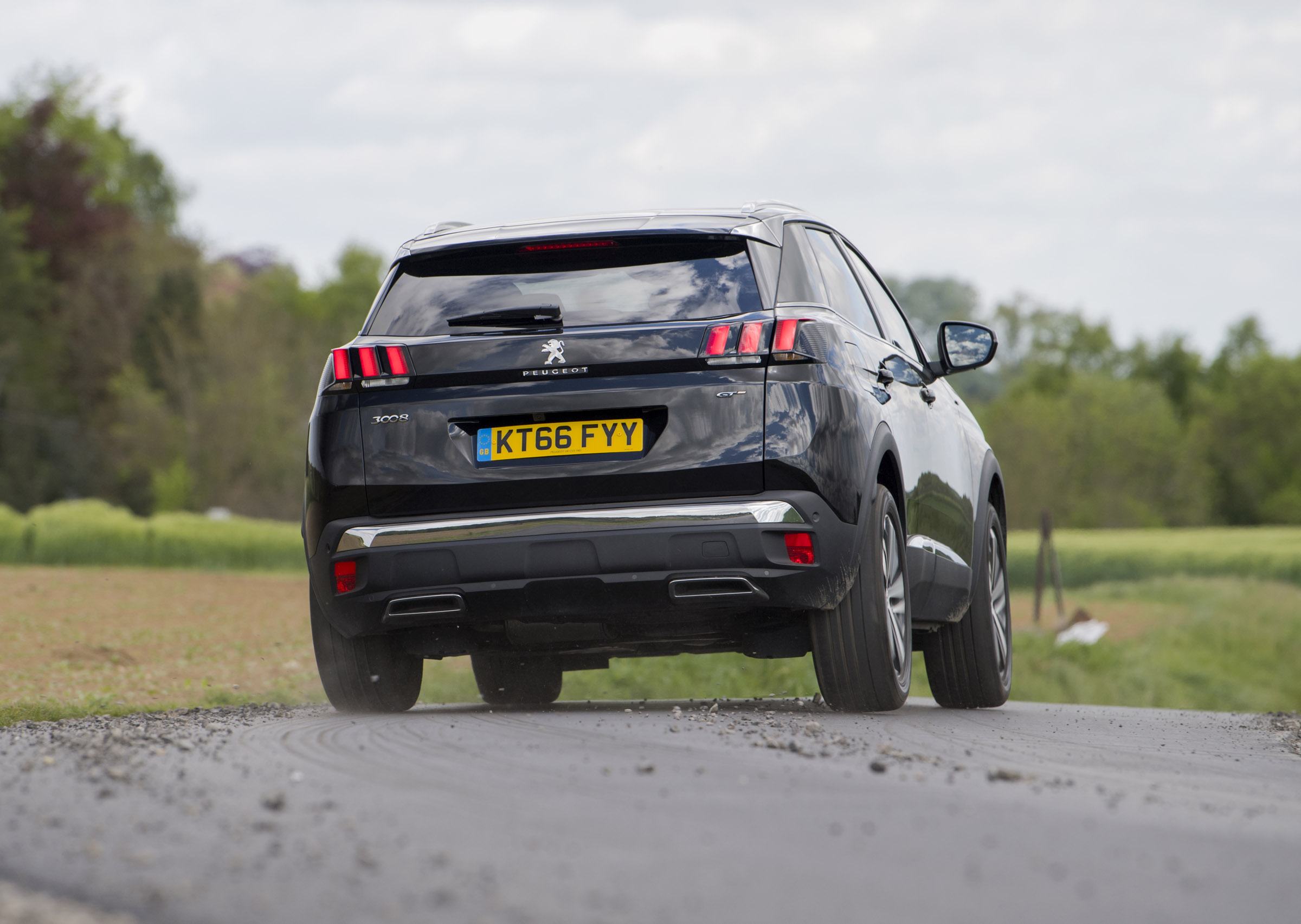 Peugeot 3008 GT rear cornering