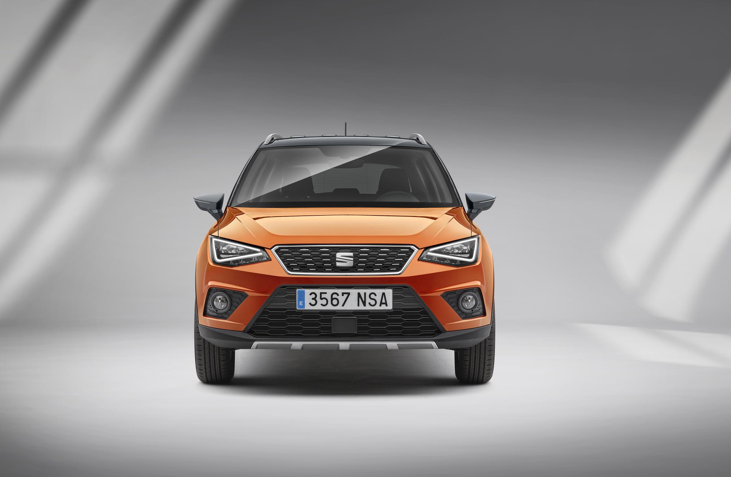 SEAT Arona front