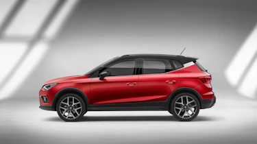 SEAT Arona FR side