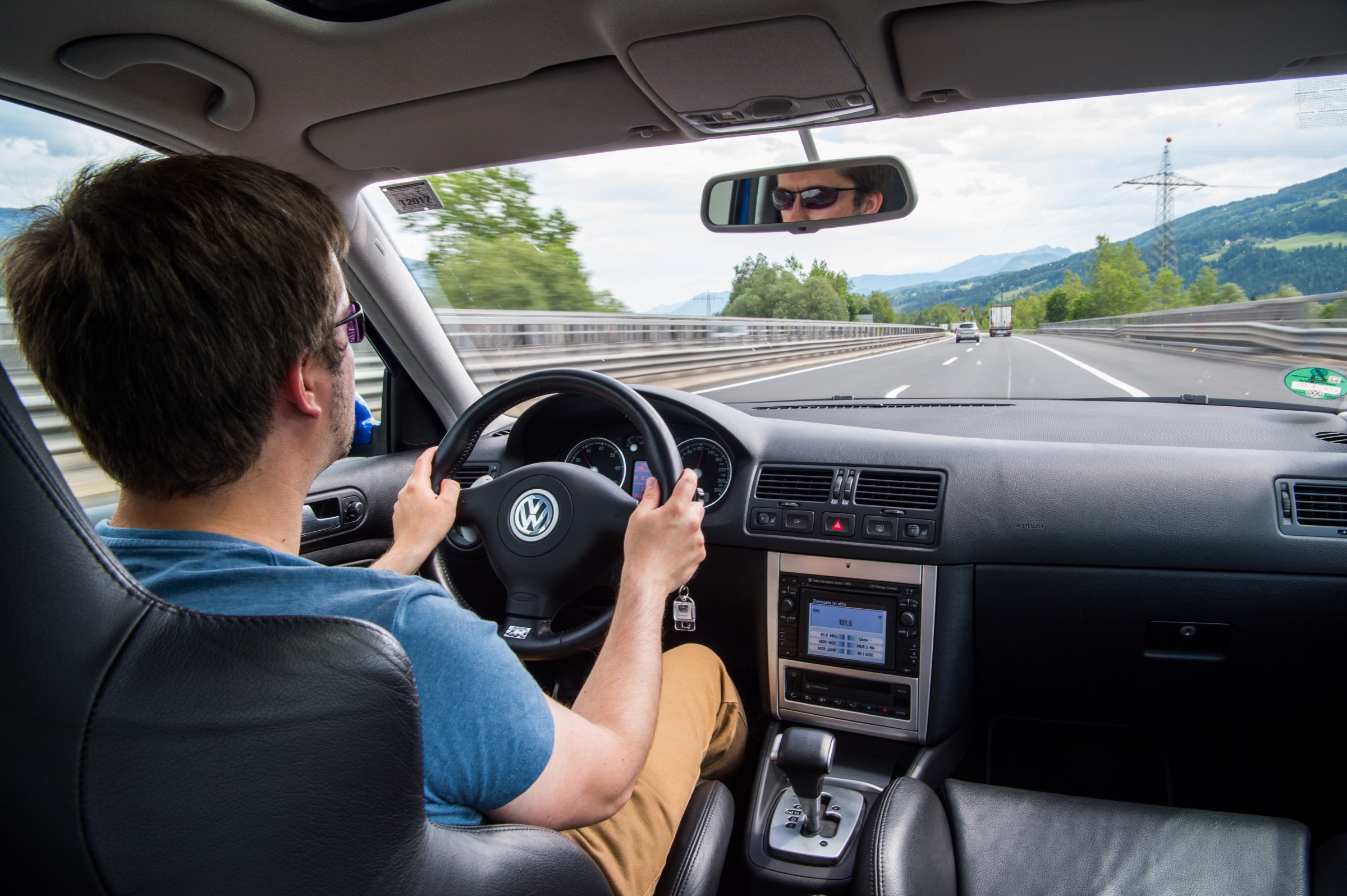 Volkswagen Golf R32 interior