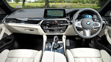 BMW 530d xDrive Touring interior