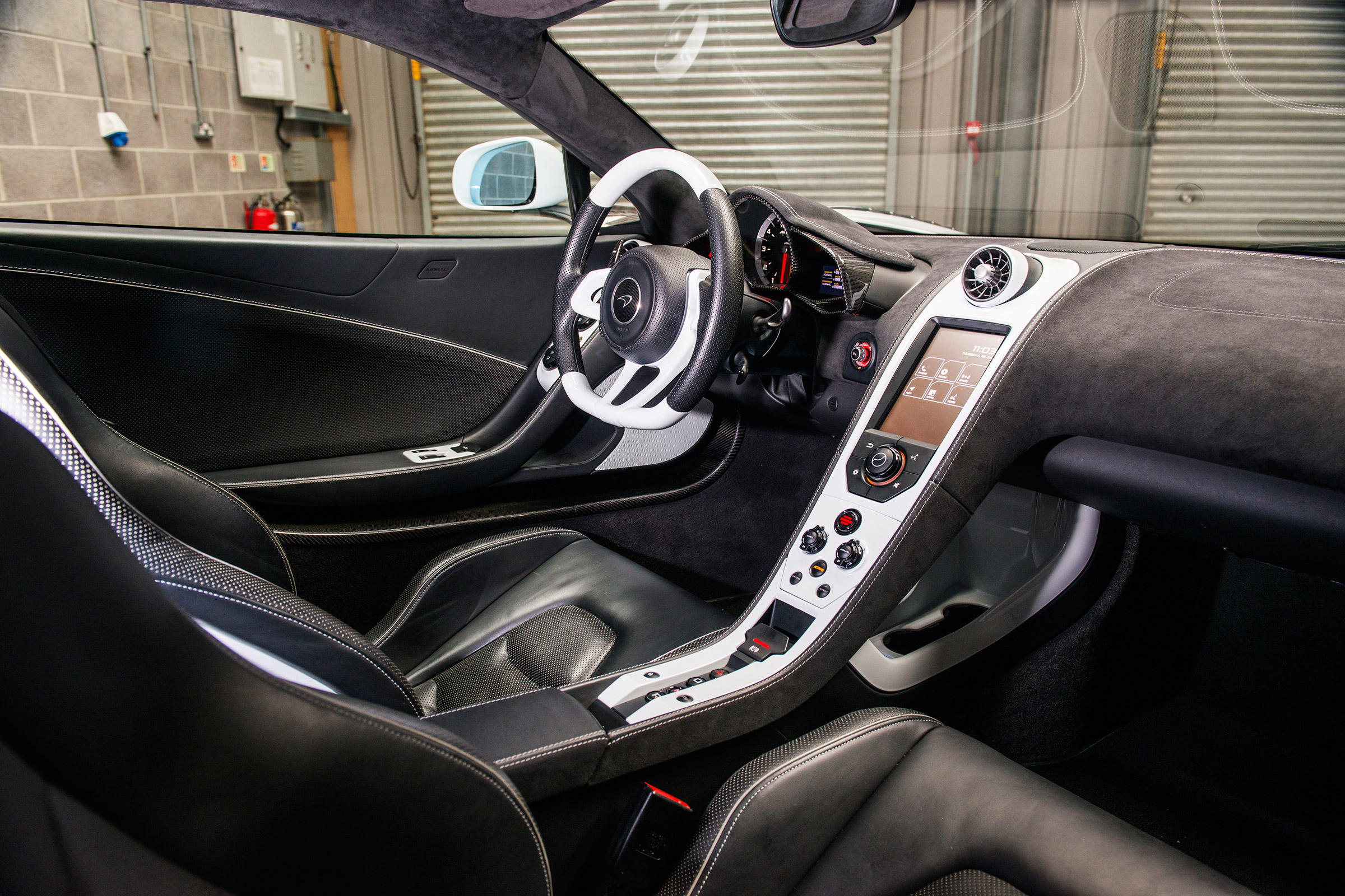 McLaren 12C - interior