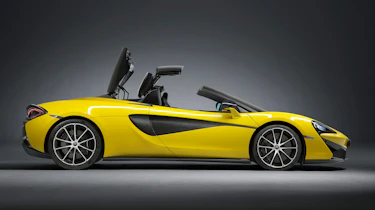 McLaren 570S Spider - profile roof moving
