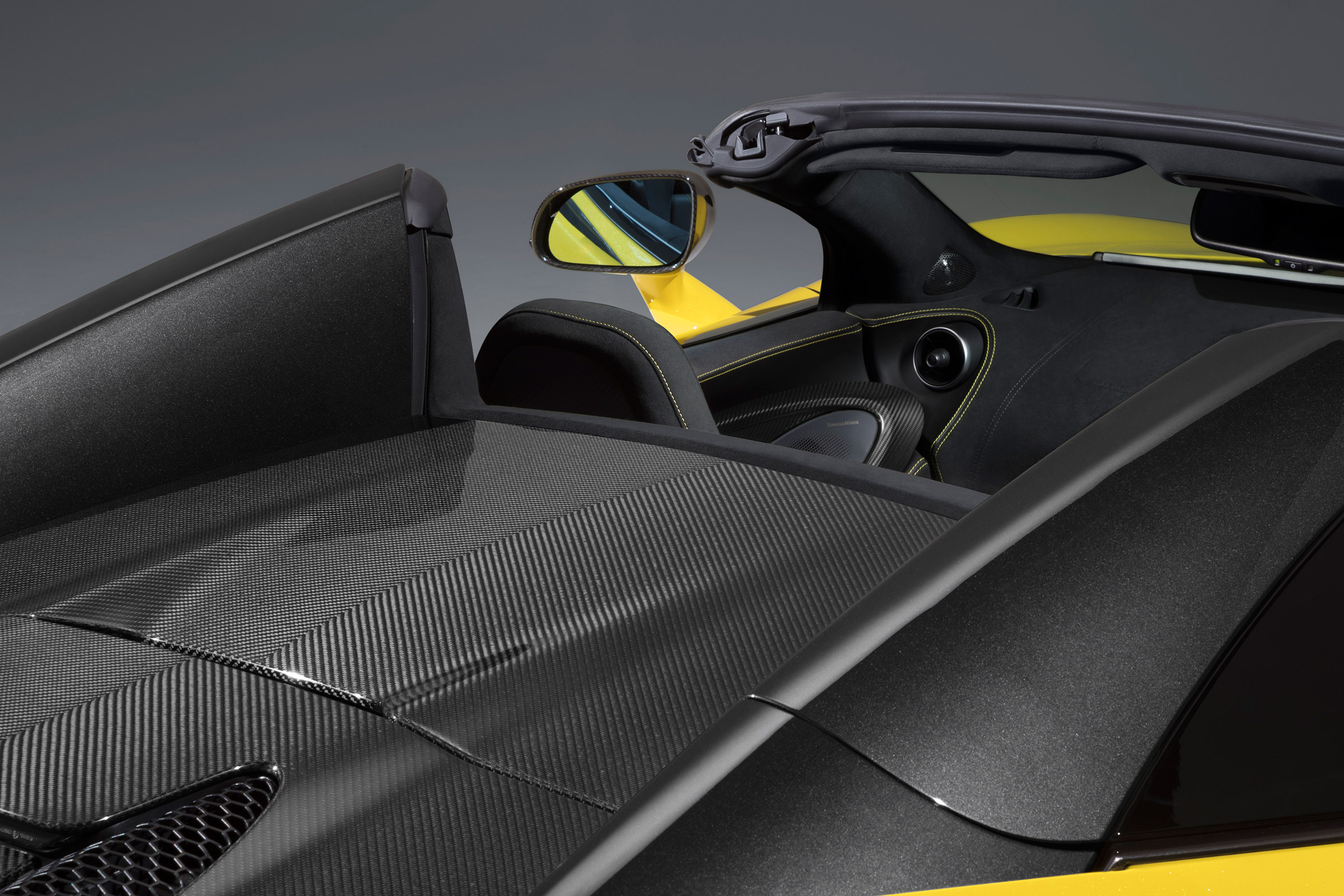 McLaren 570S Spider - rear deck