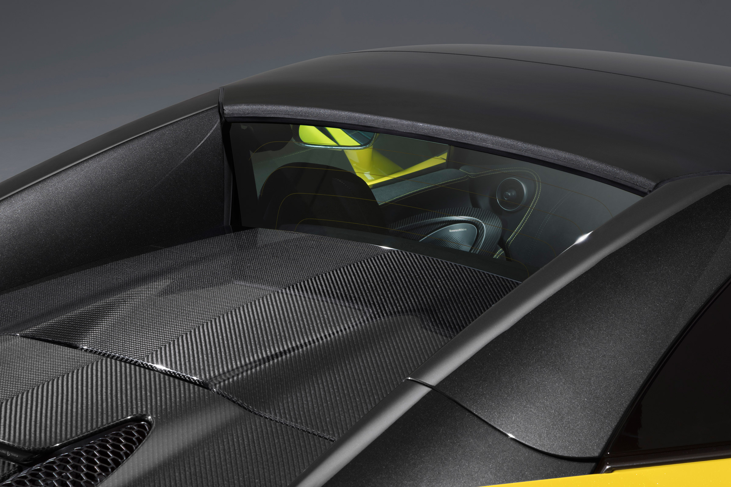 McLaren 570S Spider - rear deck 2