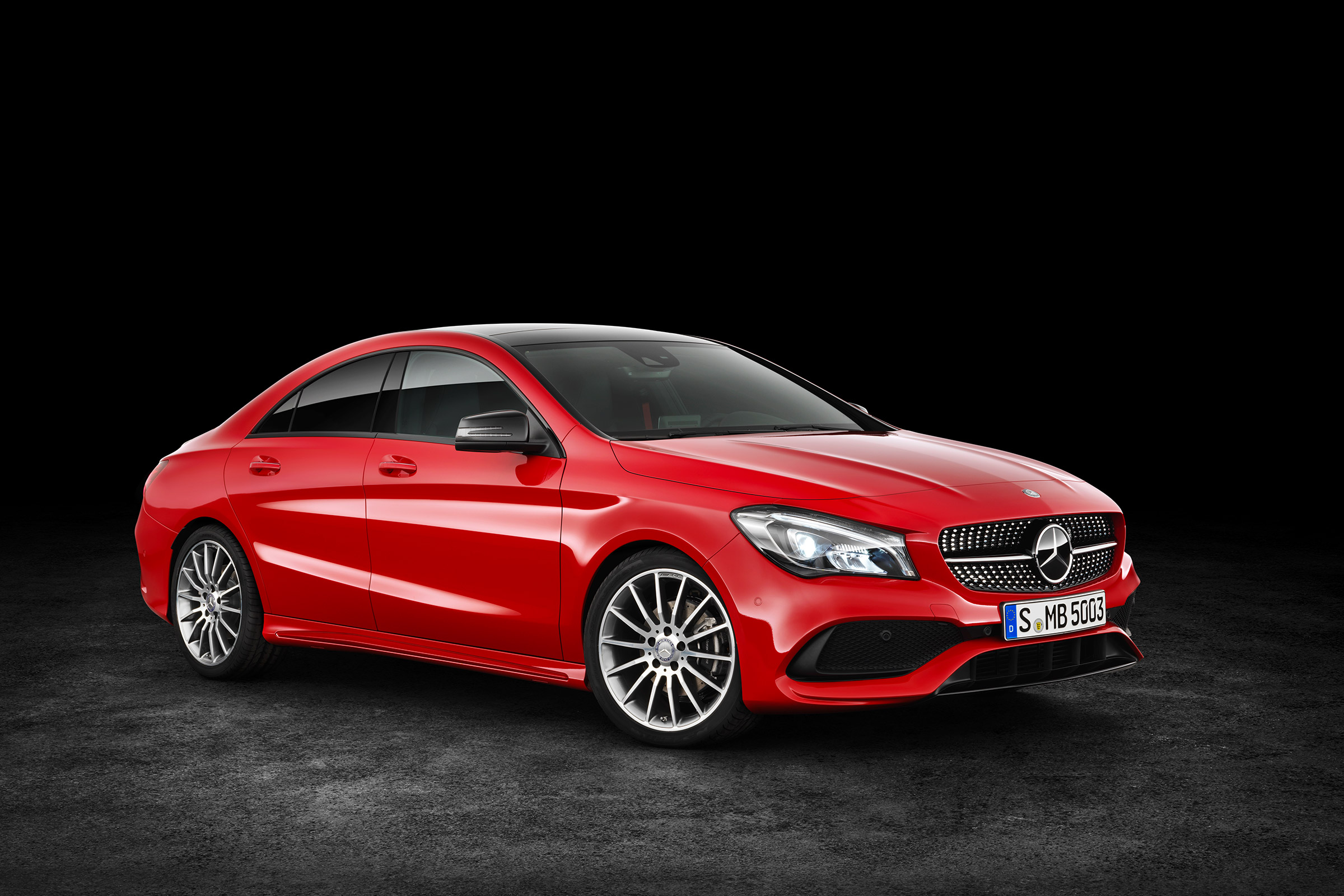 Mercedes-Benz CLA250 4MATIC - front 3.4
