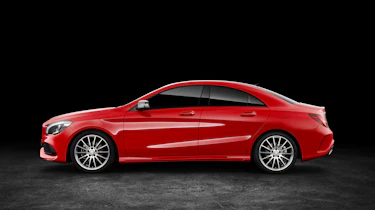 Mercedes-Benz CLA250 4MATIC - side