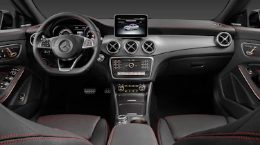 Mercedes-Benz CLA250 4MATIC - interior