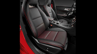 Mercedes-Benz CLA250 4MATIC - seats