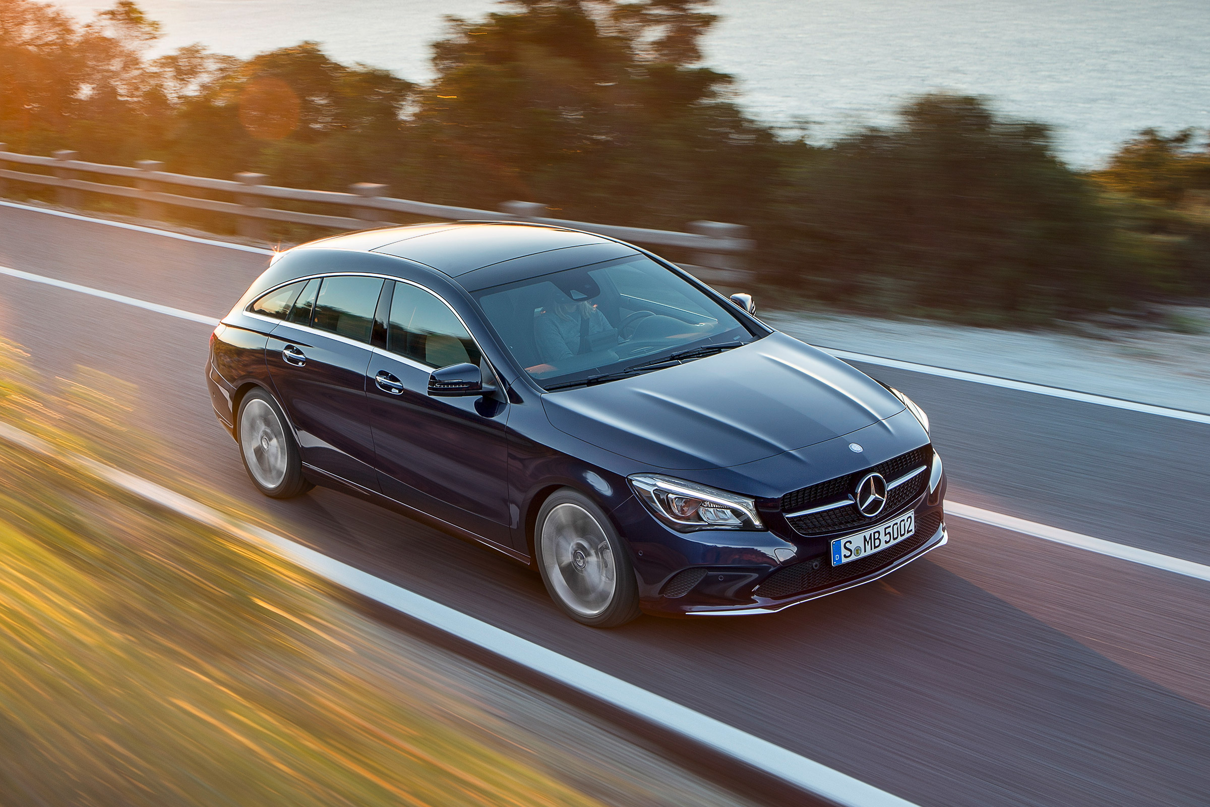 Mercedes-Benz CLA200 Shooting Brake - front