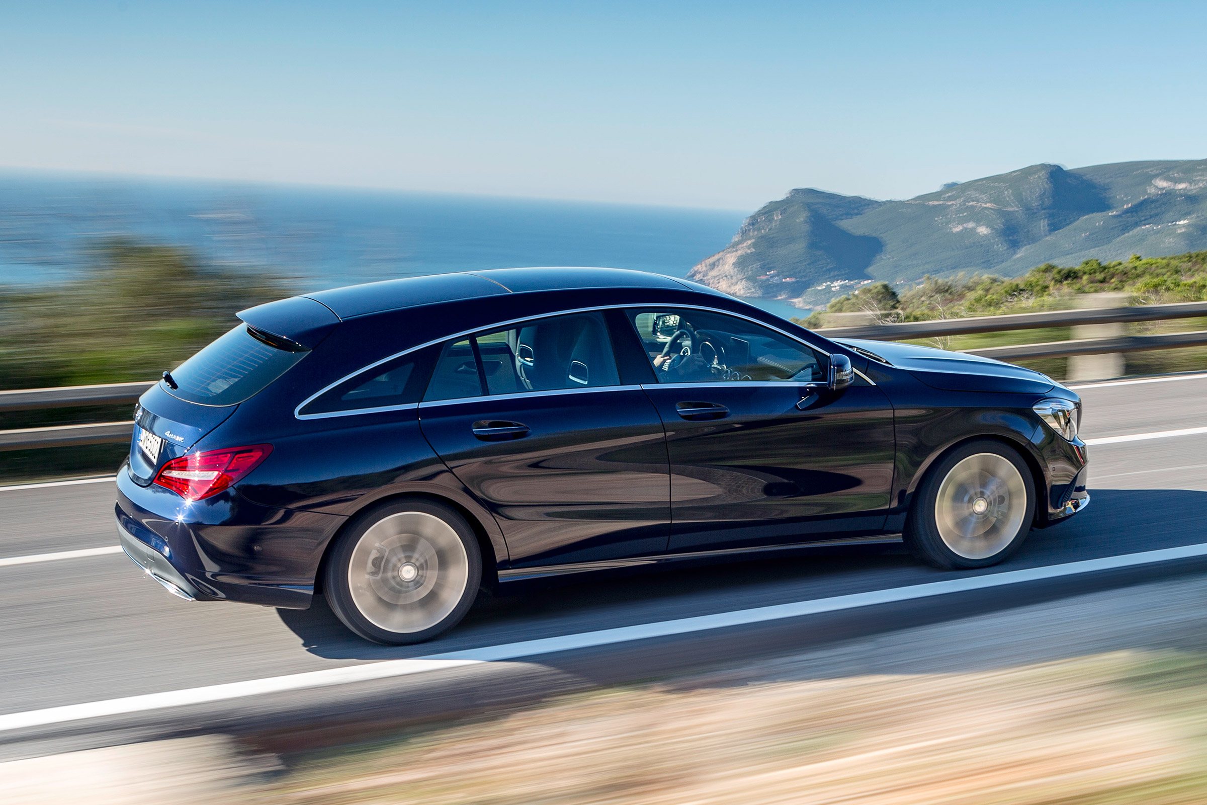 Mercedes-Benz CLA200 Shooting Brake - profile