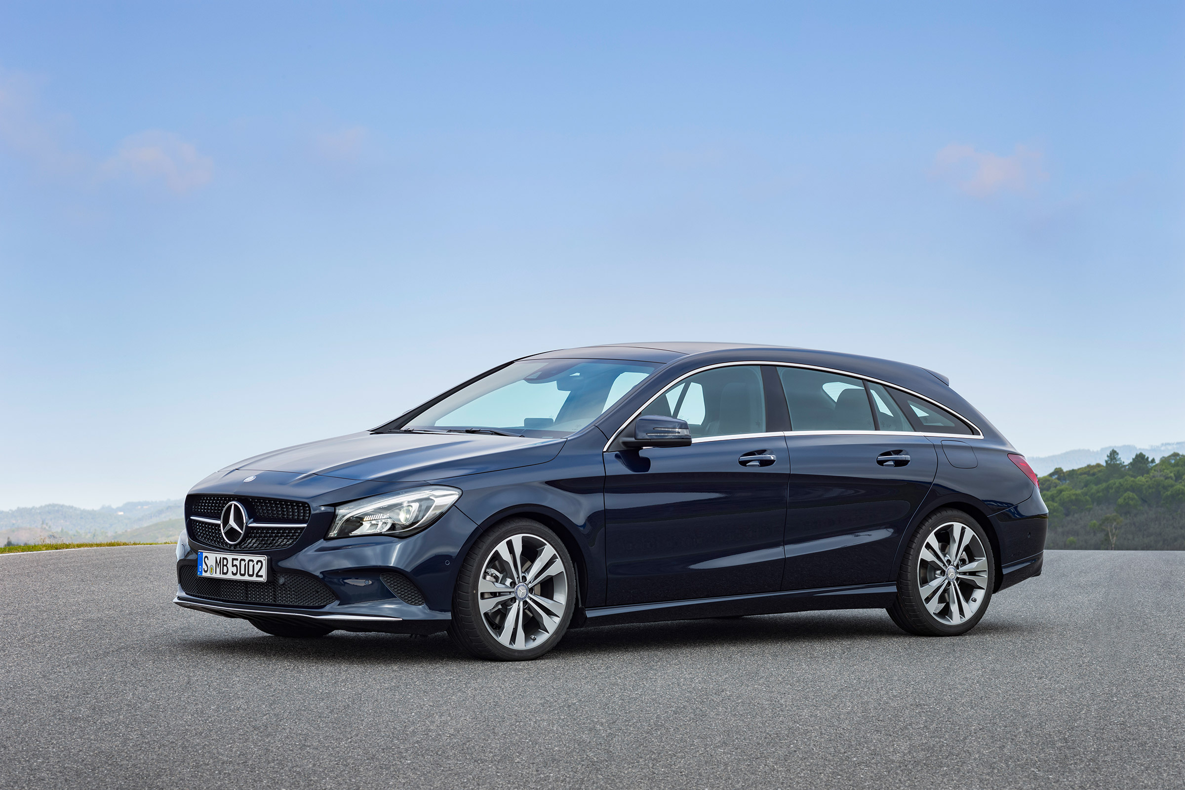 Mercedes-Benz CLA200 Shooting Brake - static front