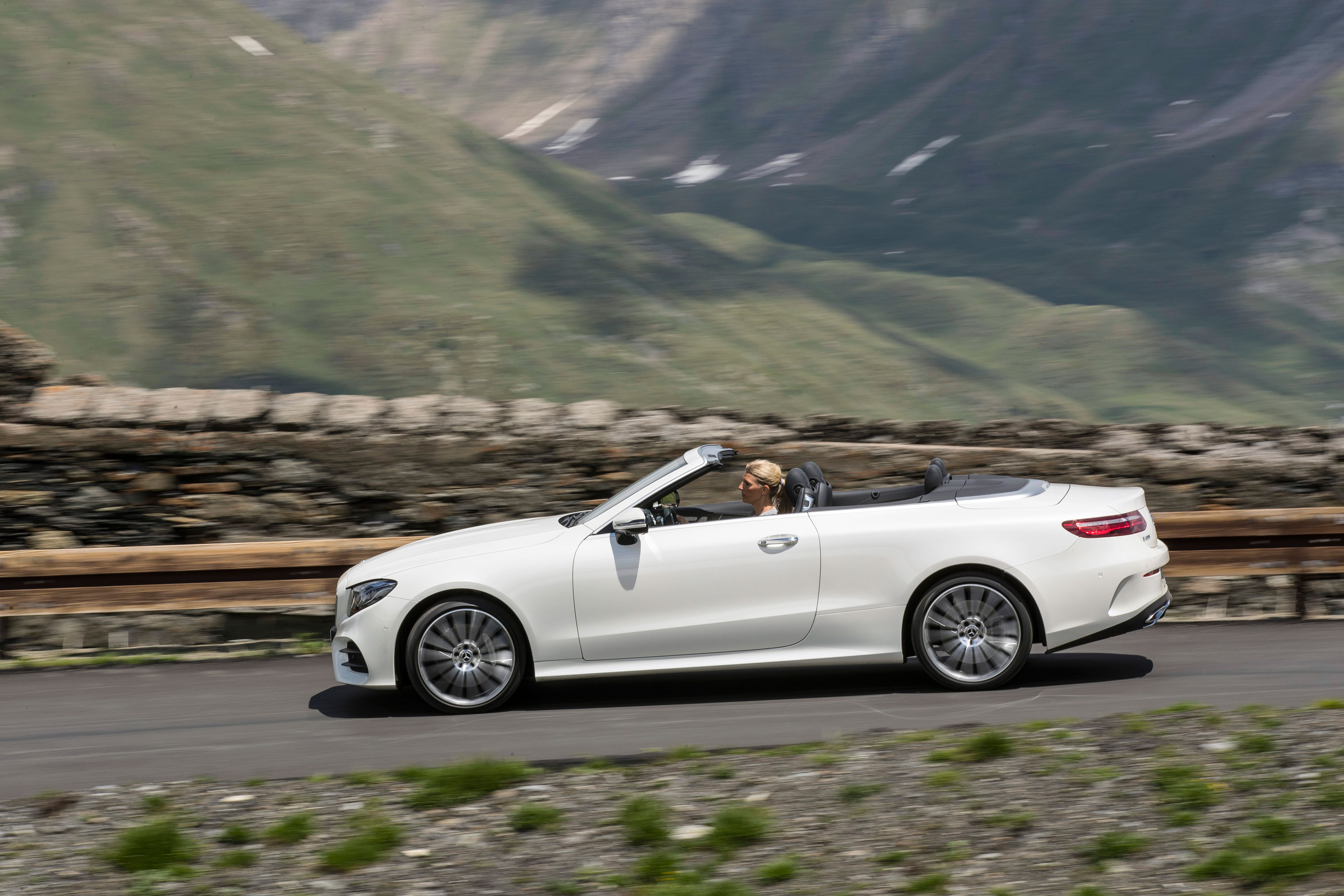 Mercedes-Benz E400 4Matic Cabriolet - Side