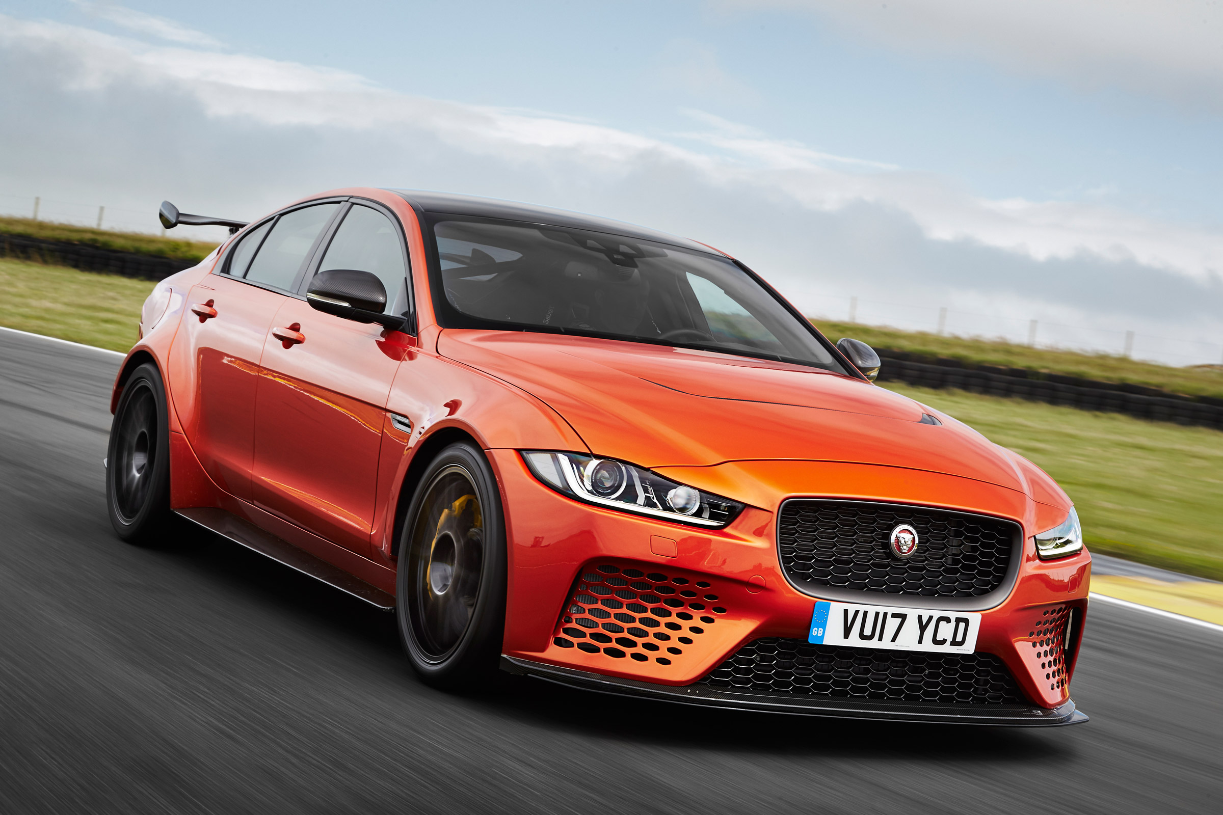 Jaguar XE SV Project 8 tracking