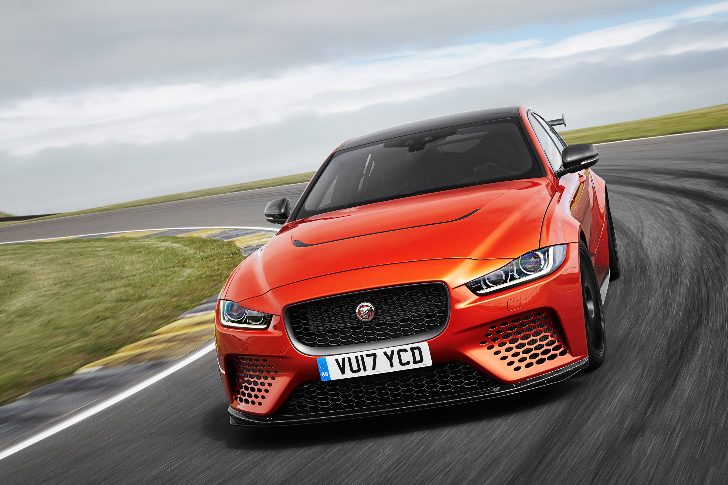 Jaguar XE SV Project 8  nose